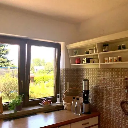 130qm-haus-terasse-grosser Garten-ruhig *